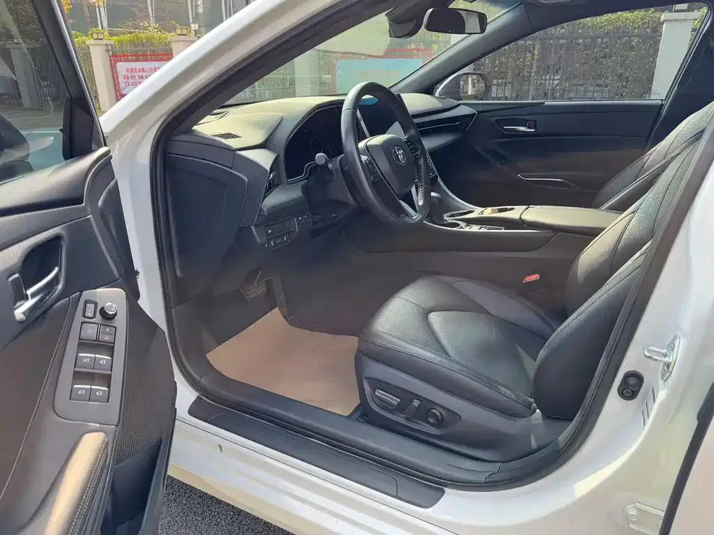 Toyota Avalon 2021 из CN, фото 2
