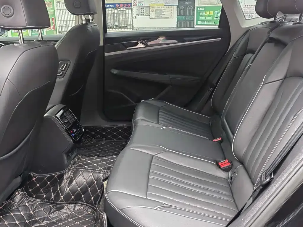 Volkswagen Passat 2021 из CN, фото 10