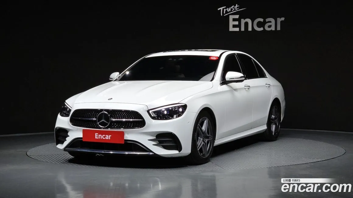Mercedes-Benz E-Class — фото 1