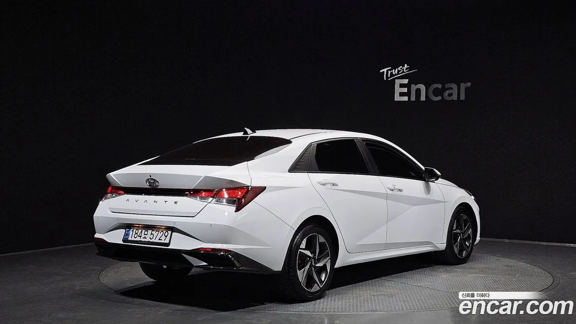 Hyundai AVANTE — фото 3