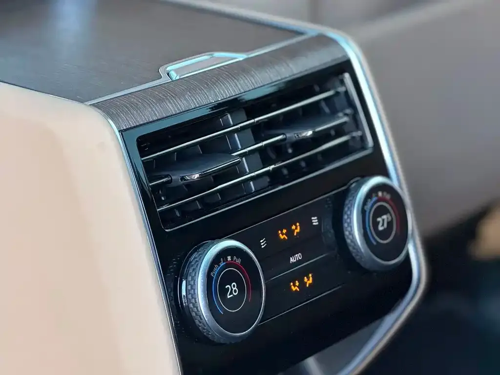 Land Rover Range Rover 2025 из CN, фото 2