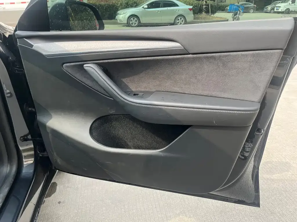 Tesla Model Y 2024 из CN, фото 9