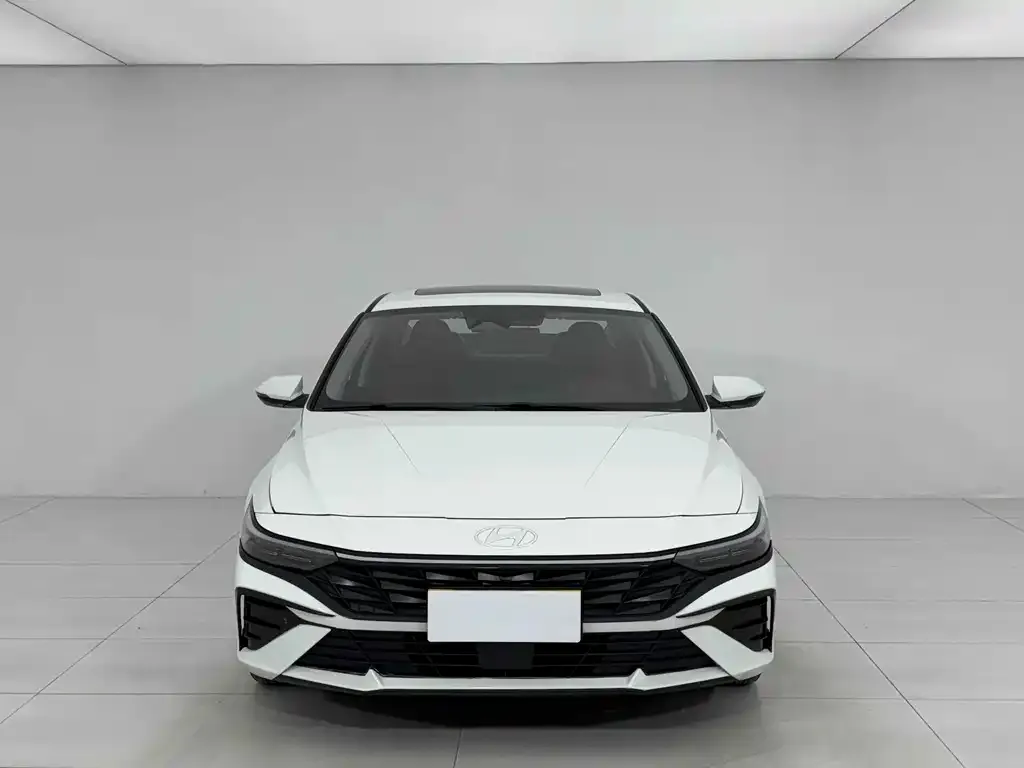Hyundai Elantra — фото 2