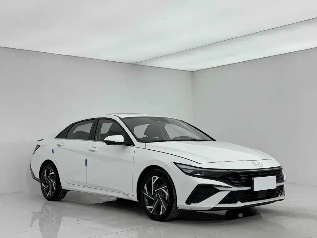 Hyundai Elantra — фото 3