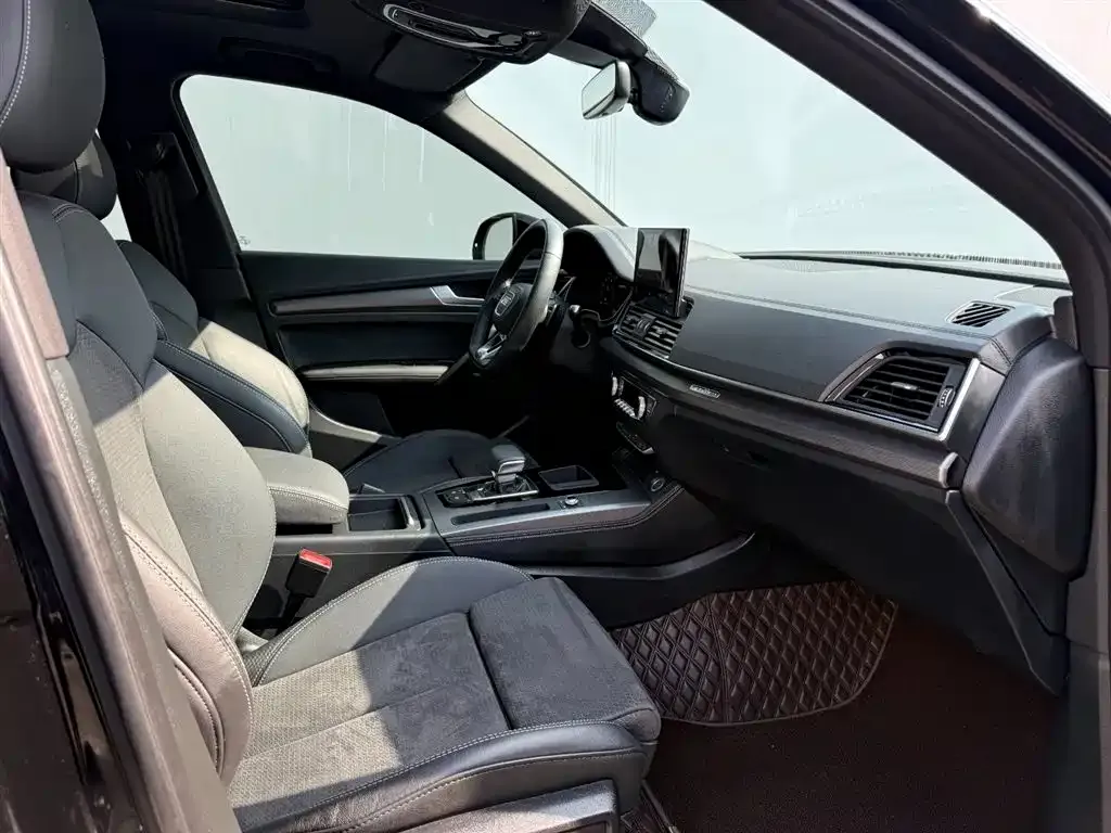 Audi Q5L Sportback — фото 8