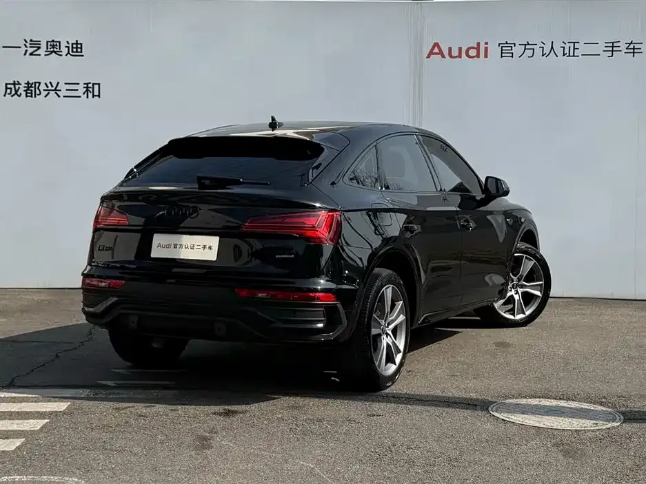 Audi Q5L Sportback — фото 9