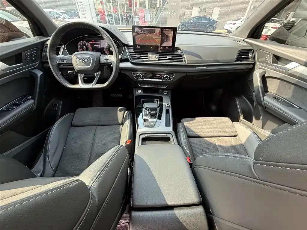 Audi Q5L Sportback — фото 6