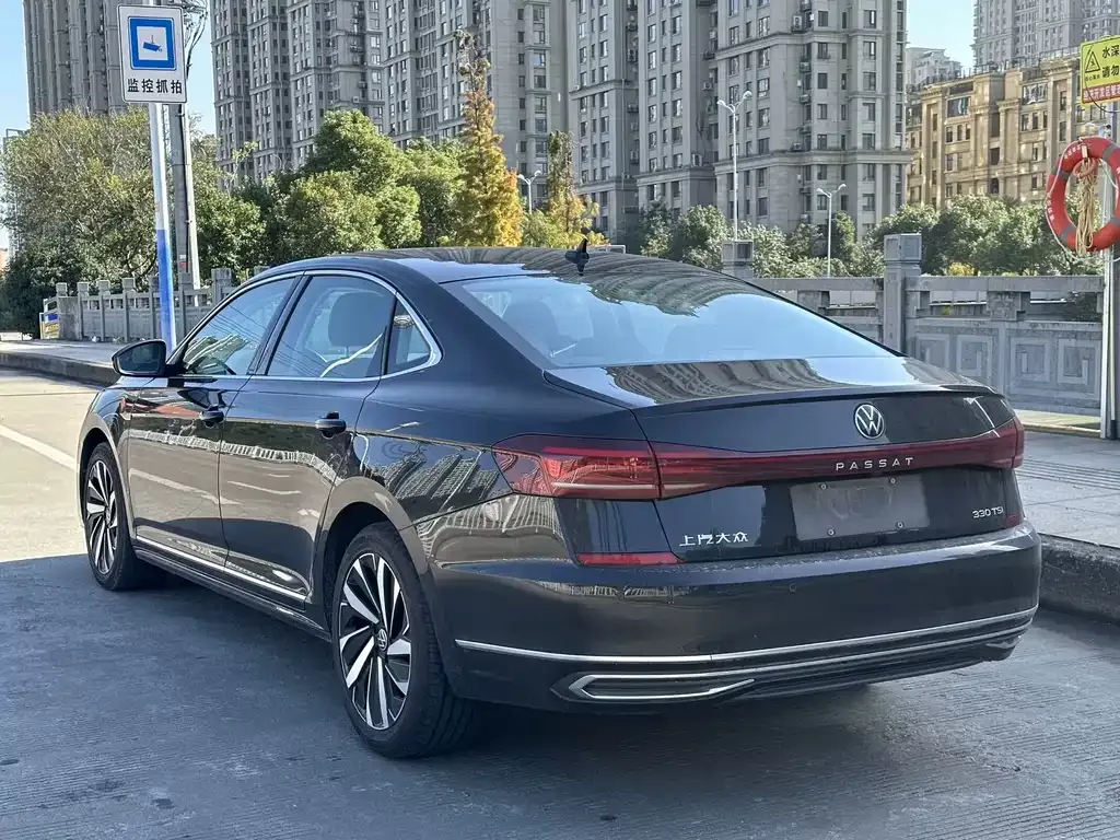 Volkswagen Passat 2022 из CN, фото 8