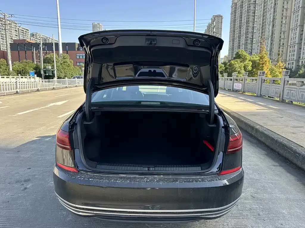 Volkswagen Passat 2022 из CN, фото 2