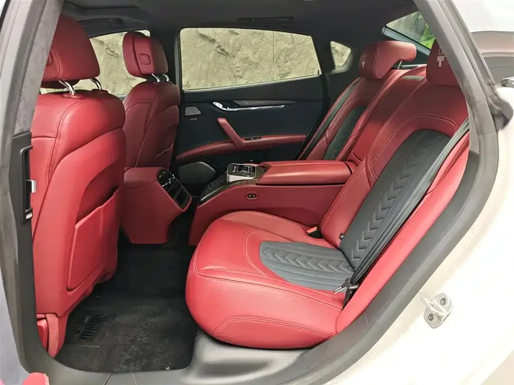 Maserati Quattroporte 2022 из CN, фото 4