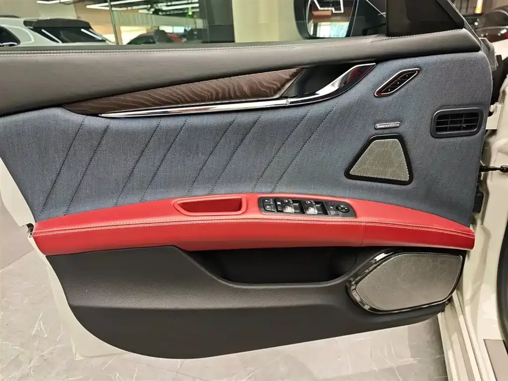 Maserati Quattroporte 2022 из CN, фото 10