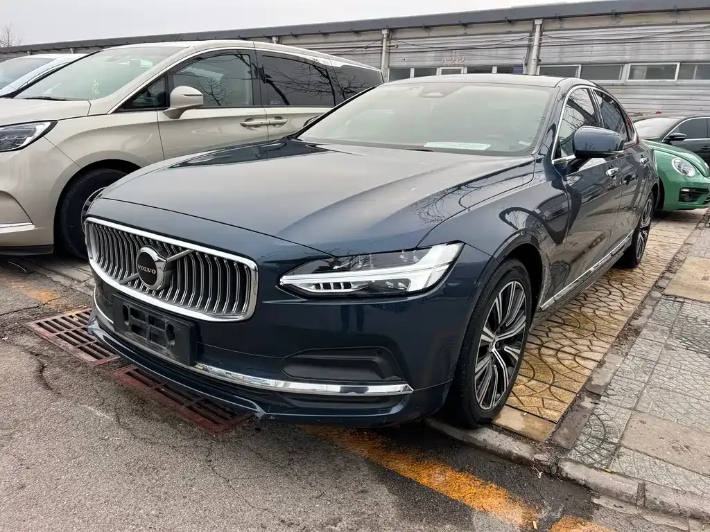 Volvo S90 2023 из CN, фото 1