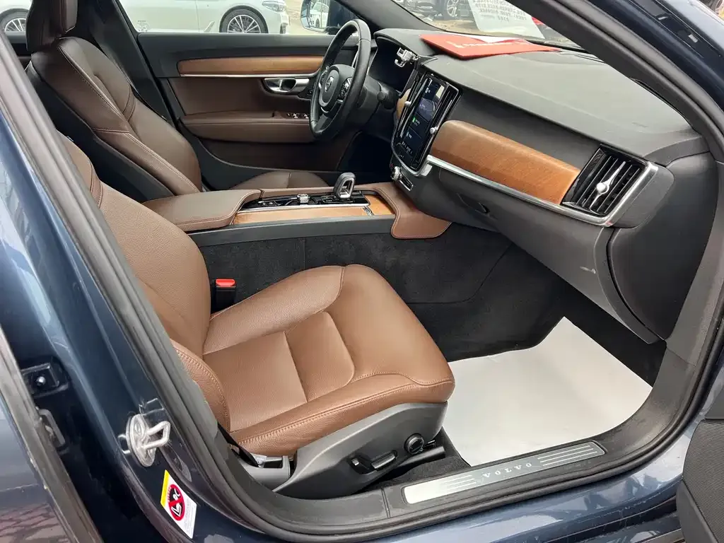 Volvo S90 2023 из CN, фото 3