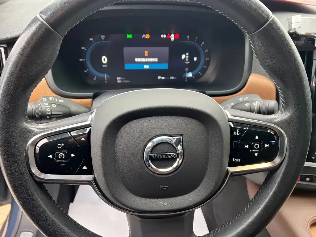 Volvo S90 2023 из CN, фото 2