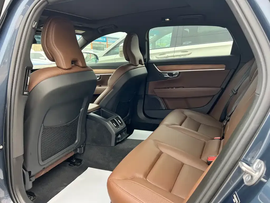 Volvo S90 2023 из CN, фото 8