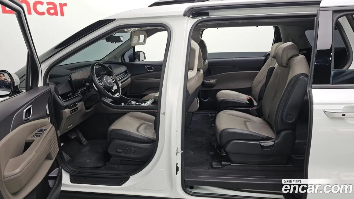 Kia Carnival — фото 10