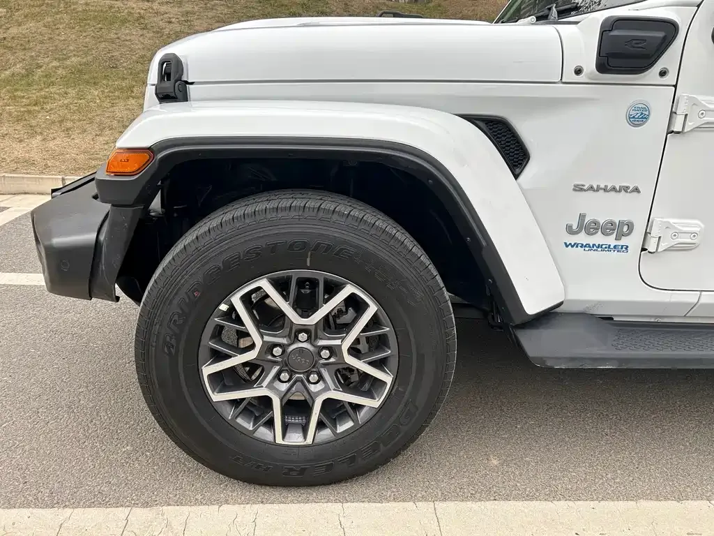 Jeep Wrangler PHEV 2022 из CN, фото 10