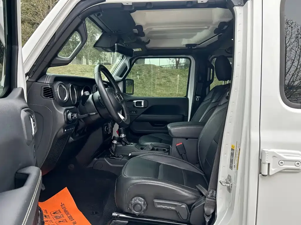 Jeep Wrangler PHEV 2022 из CN, фото 8