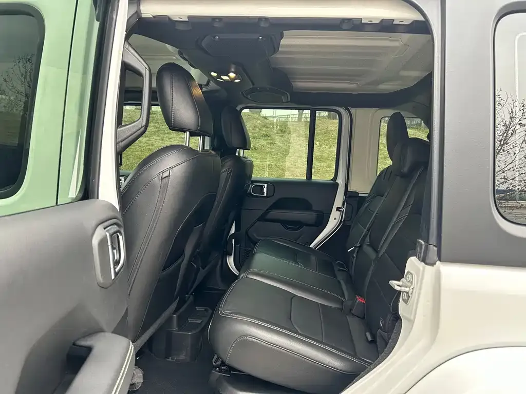 Jeep Wrangler PHEV 2022 из CN, фото 6