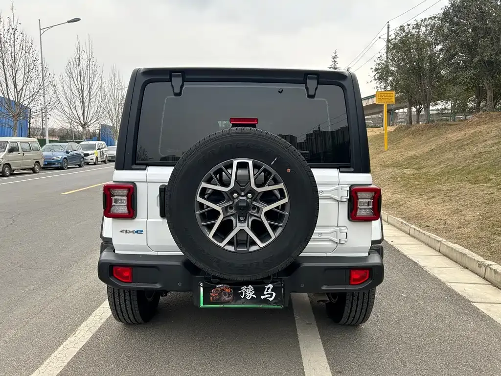Jeep Wrangler PHEV 2022 из CN, фото 7