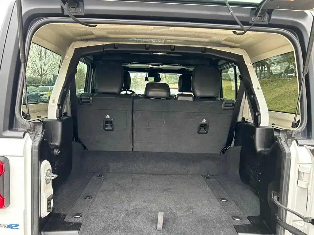Jeep Wrangler PHEV 2022 из CN, фото 4