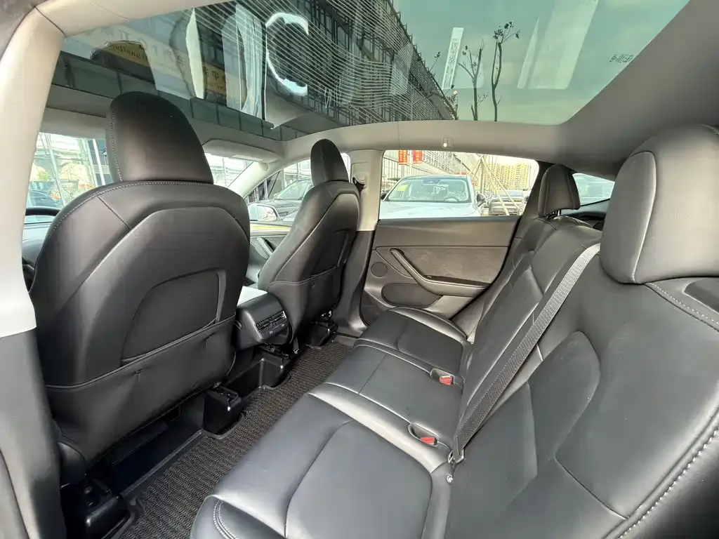 Tesla Model Y 2023 из CN, фото 8