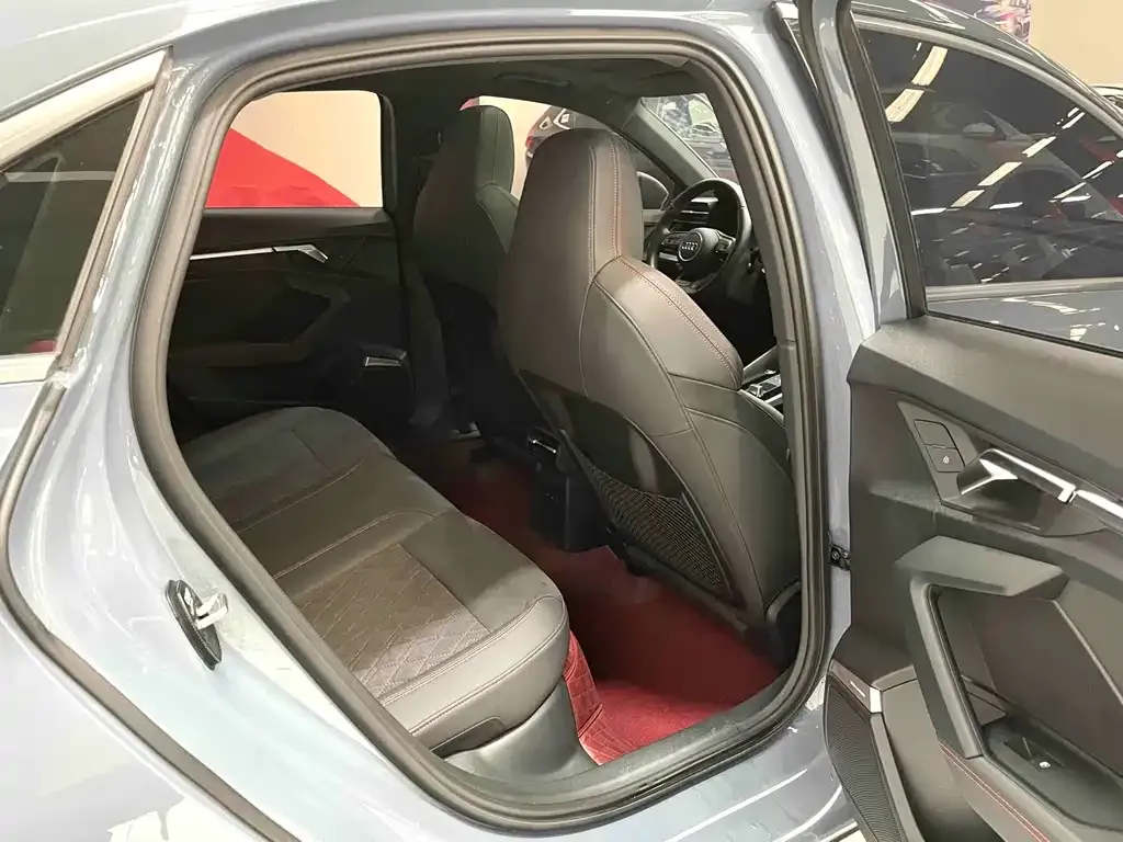 Audi A3 2023 из CN, фото 3