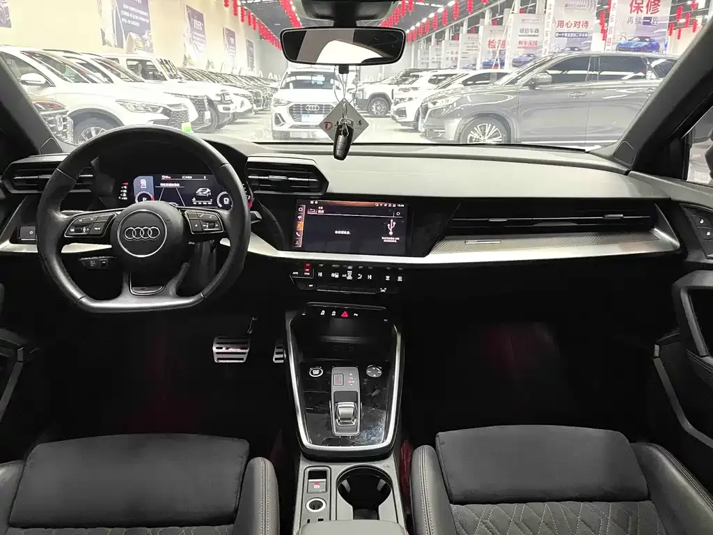 Audi A3 2023 из CN, фото 10
