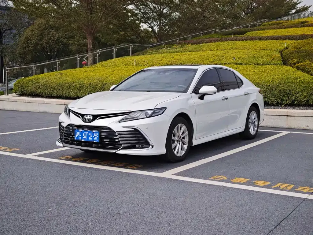 Toyota Camry 2022 из CN, фото 1