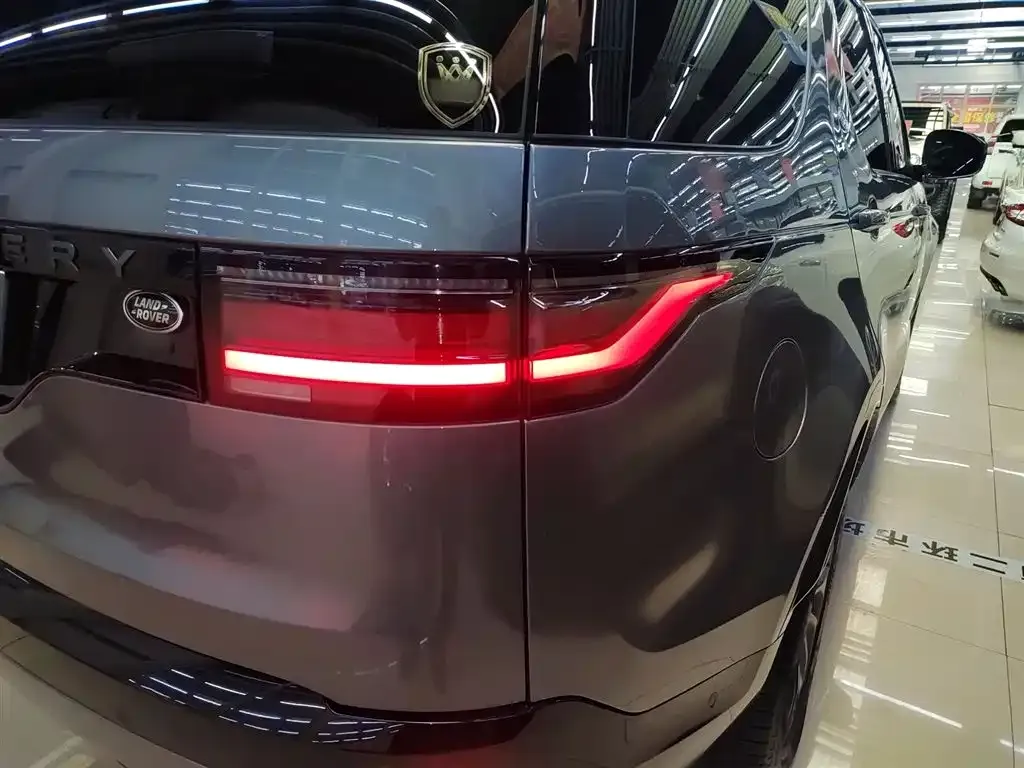 Land Rover Discovery 2023 из CN, фото 2