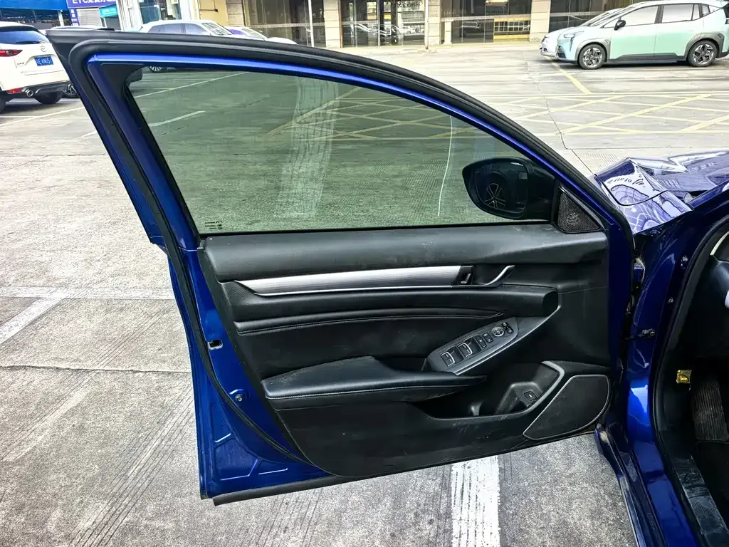 Honda Accord 2021 из CN, фото 8