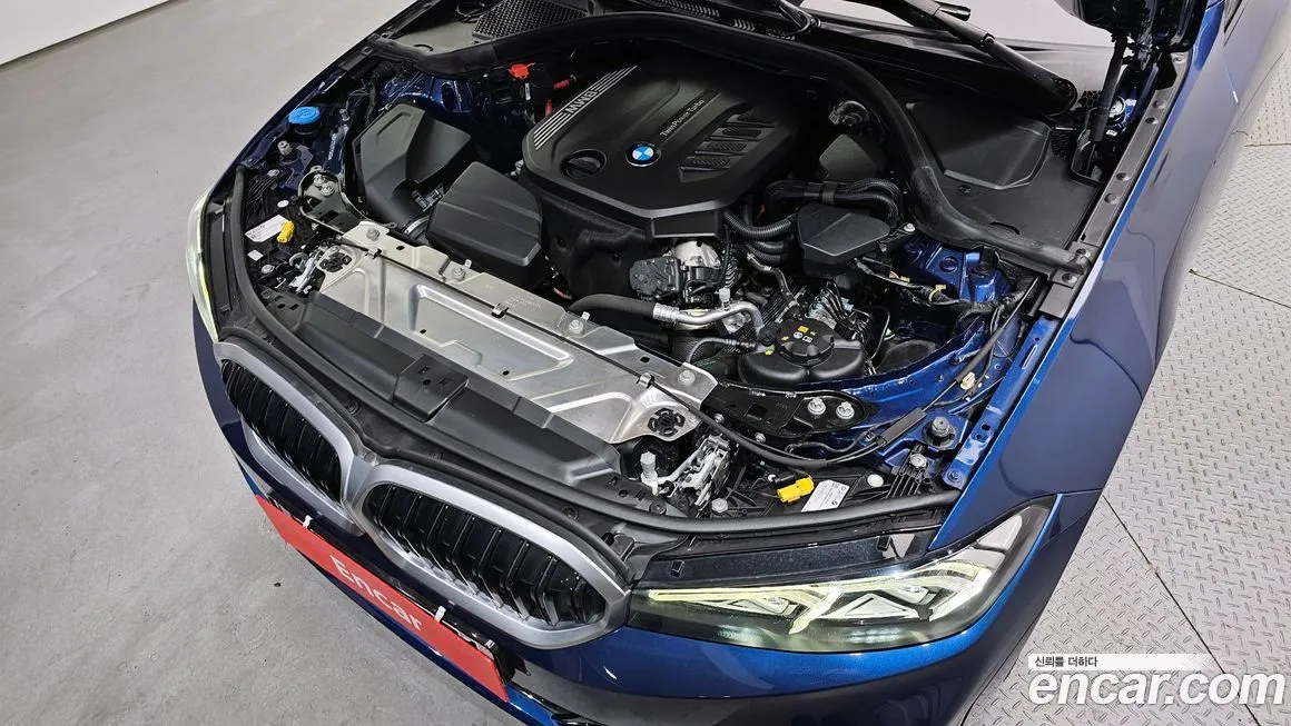 BMW 3-Series 2023 из KR, фото 10
