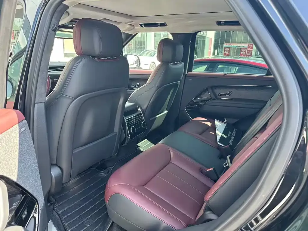 Land Rover Sport 2024 из CN, фото 8