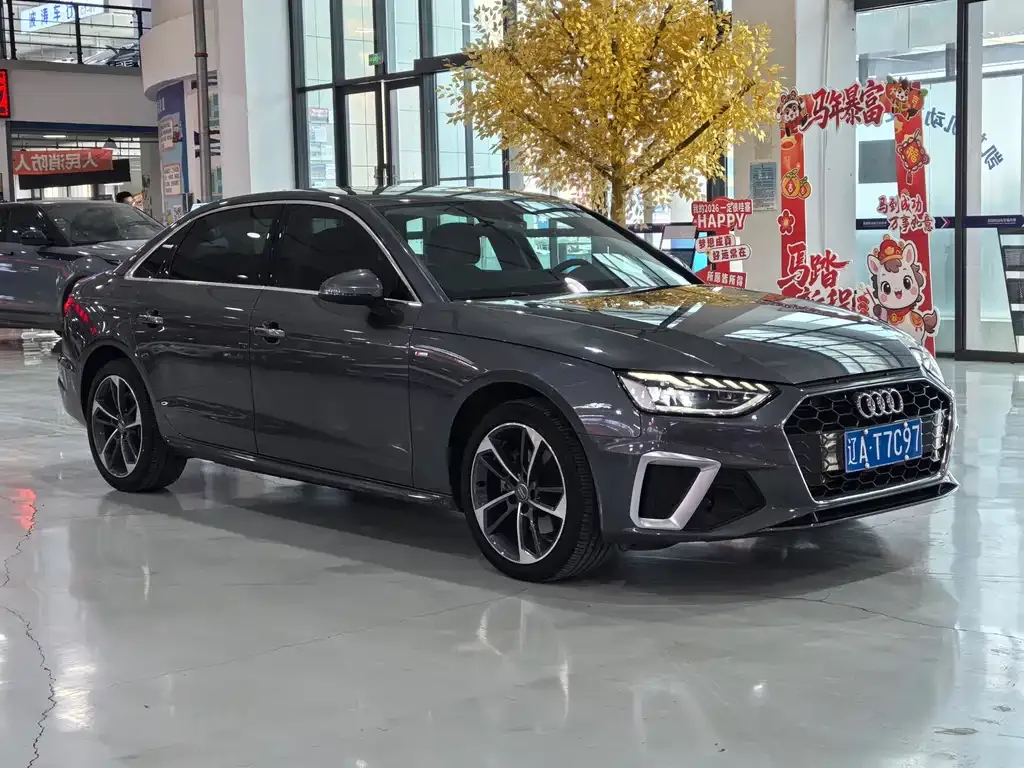 Audi A4L 2021 из CN, фото 8