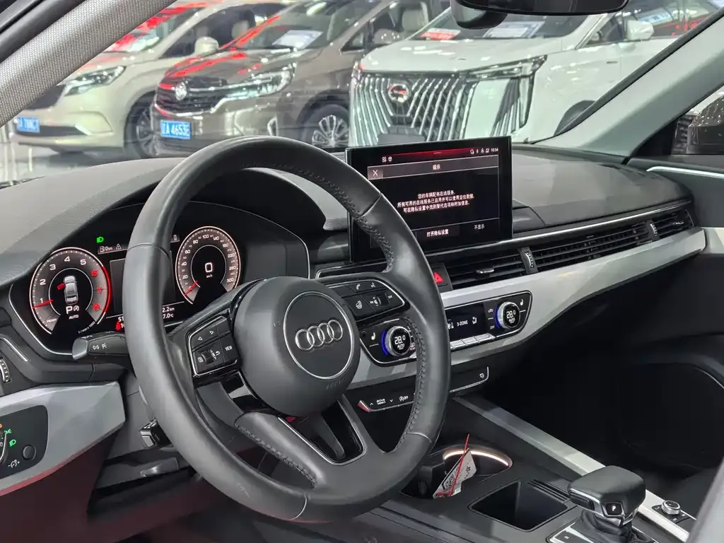 Audi A4L 2021 из CN, фото 3
