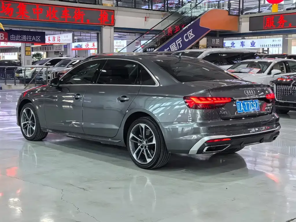 Audi A4L 2021 из CN, фото 6
