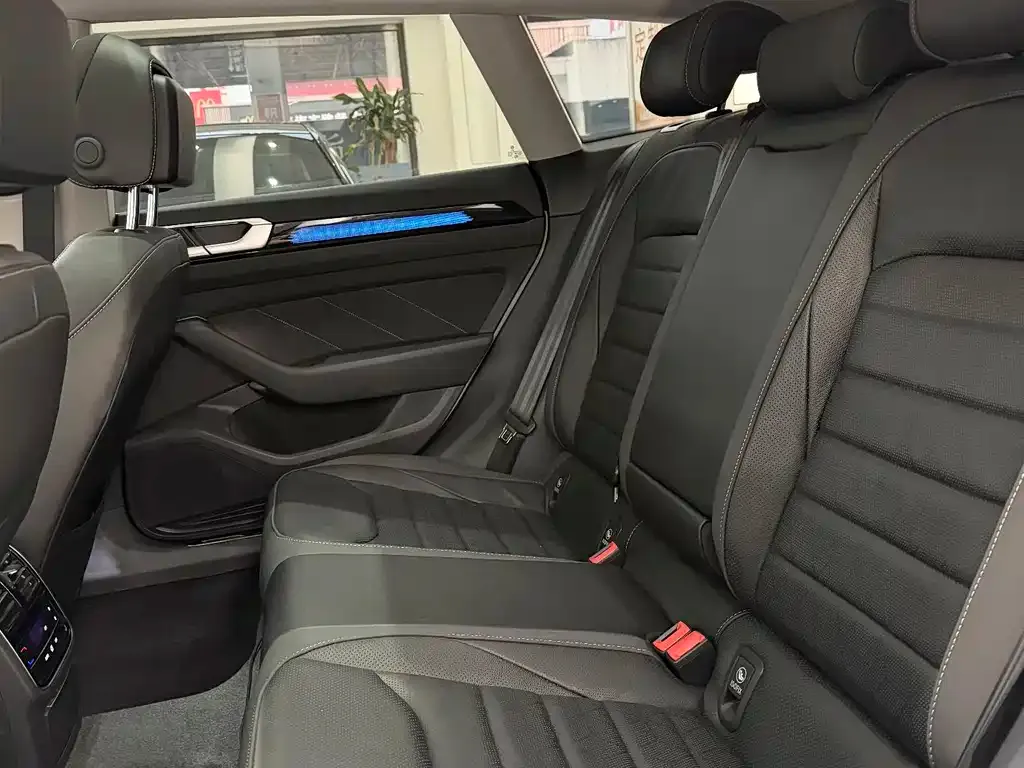 Volkswagen CC 2024 из CN, фото 9