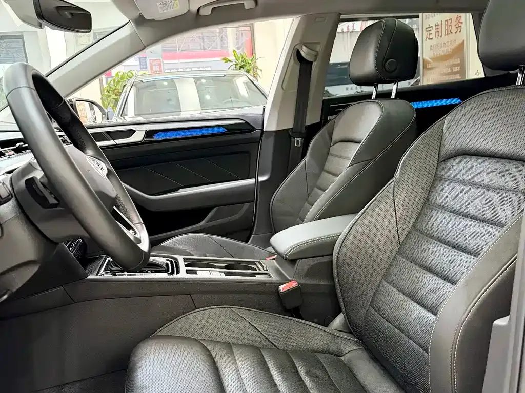 Volkswagen CC 2024 из CN, фото 10