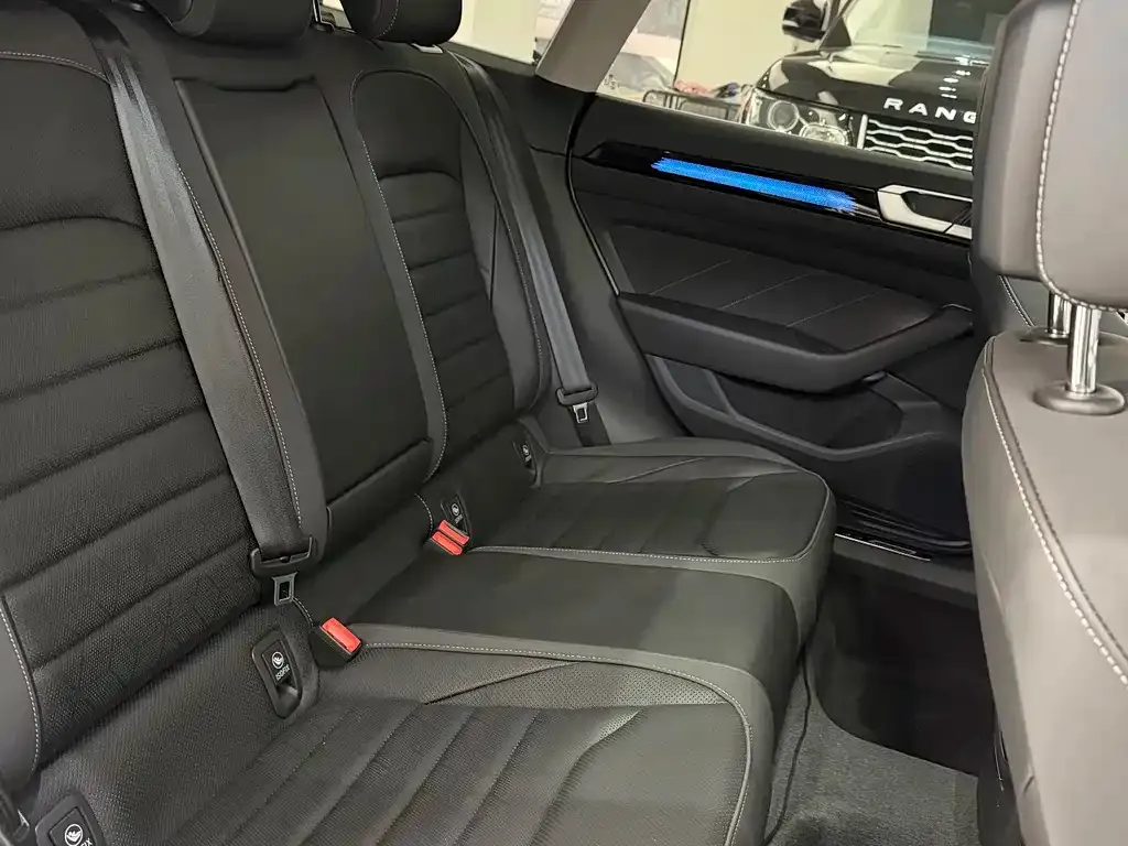 Volkswagen CC 2024 из CN, фото 5