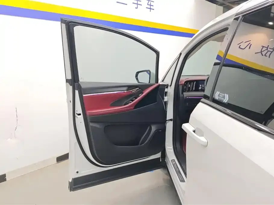 GAC Motor Trumpchi E9 — фото 10