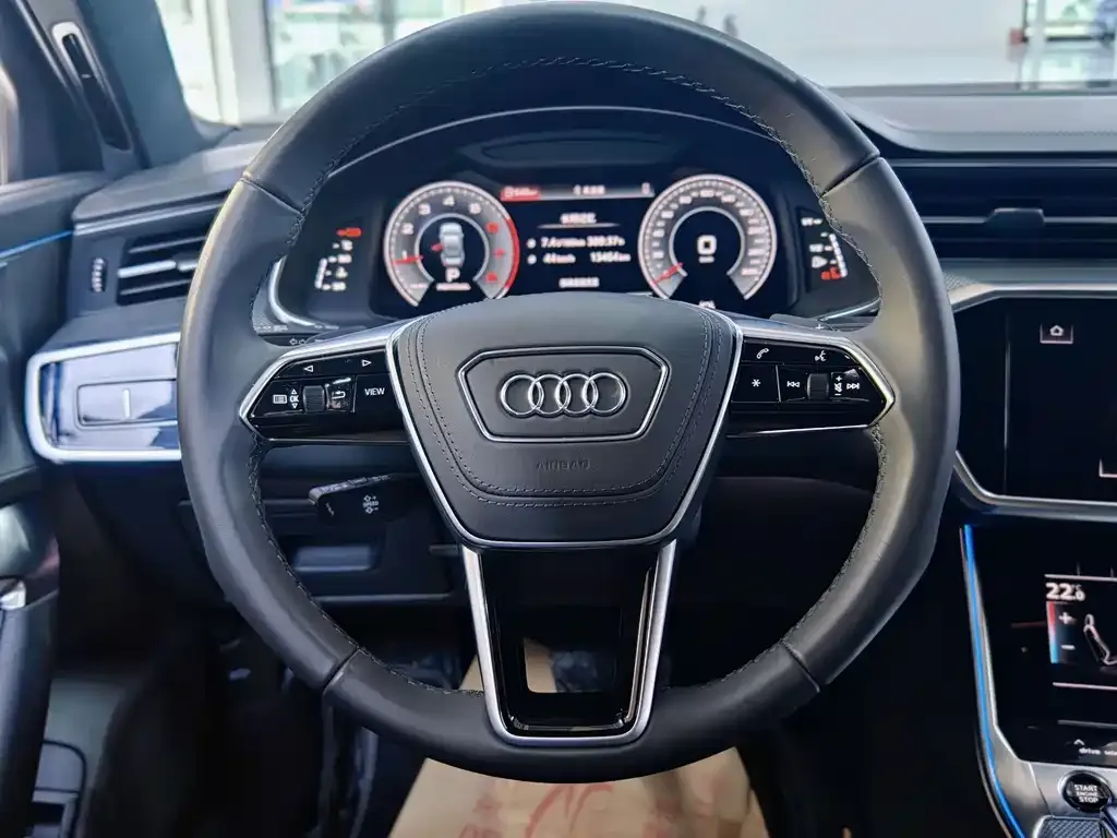 Audi A6L — фото 8