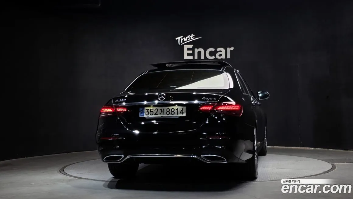Mercedes-Benz E-Class — фото 3