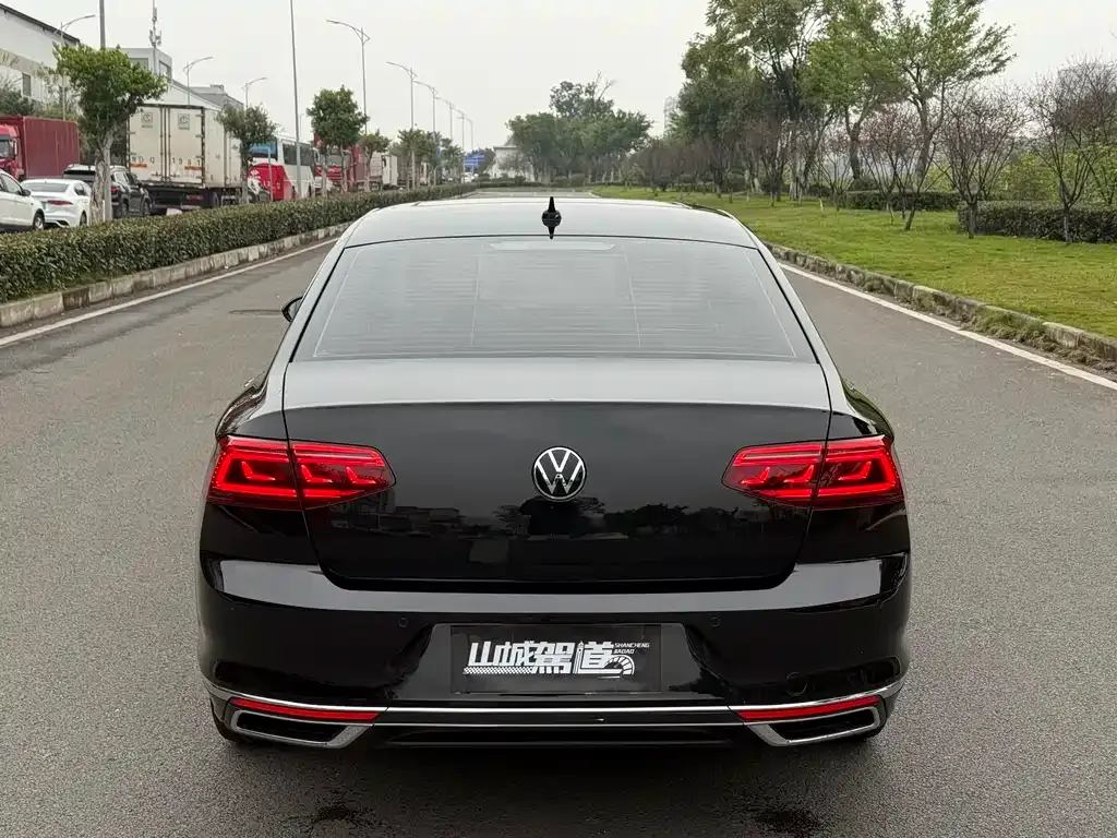 Volkswagen Magotan 2022 из CN, фото 8
