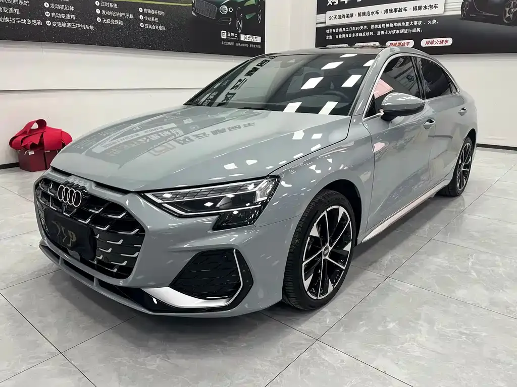 Audi A3 — фото 1