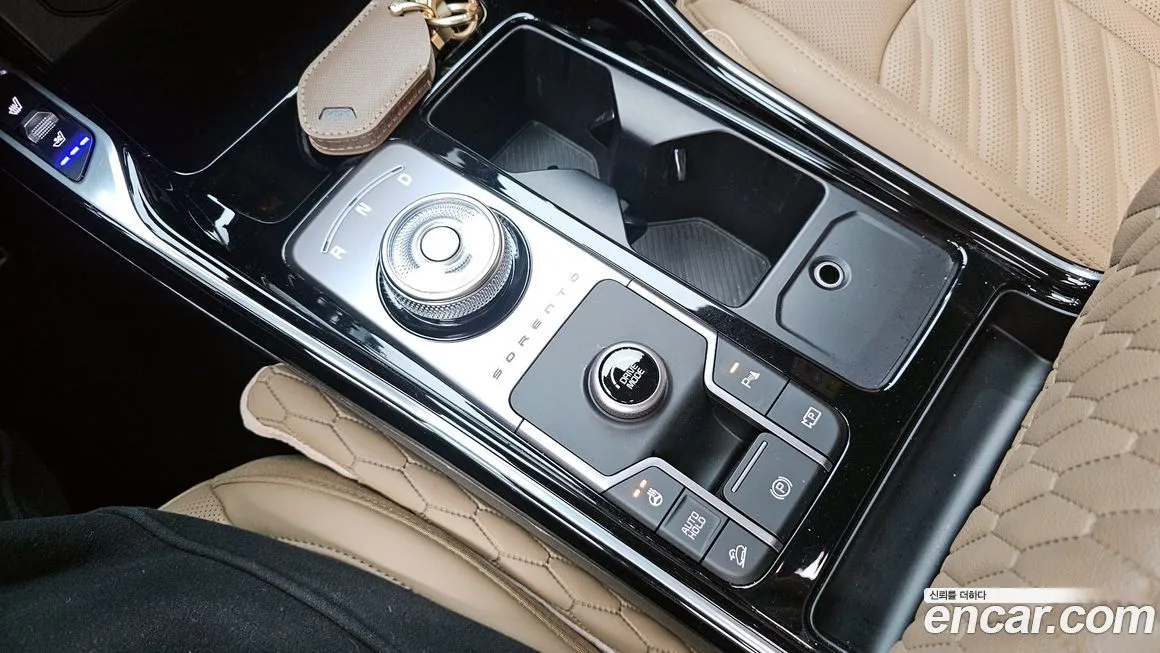 Kia Sorento — фото 9