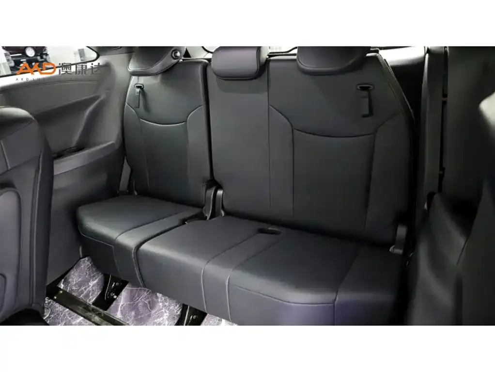 Toyota Granvia 2023 из CN, фото 7