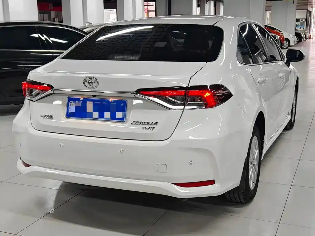 Toyota Corolla 2023 из CN, фото 5