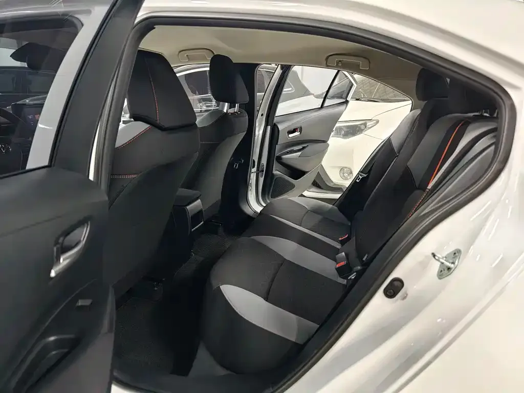 Toyota Corolla 2023 из CN, фото 3