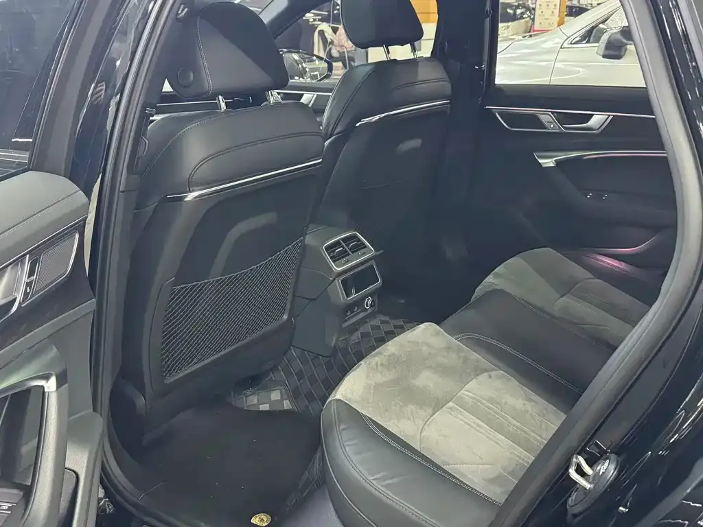 Audi A6L 2024 из CN, фото 5
