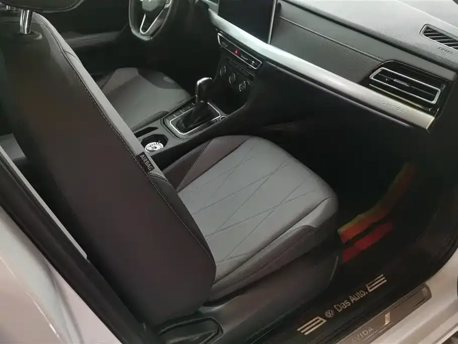 Volkswagen Lavida 2023 из CN, фото 3